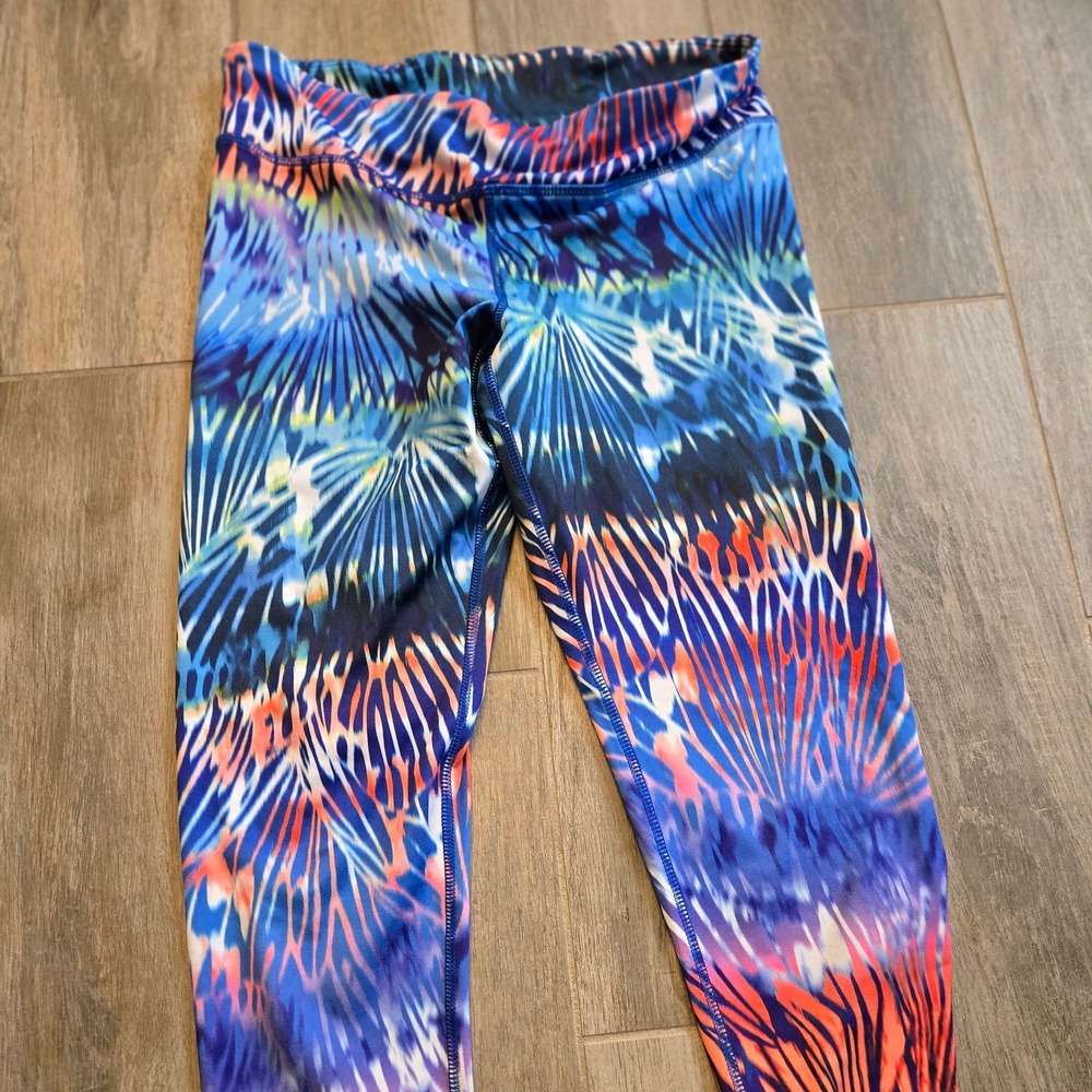 Womens patterned leggings size medium